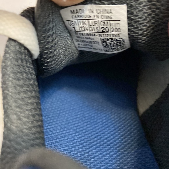 Reebok Kids Boys or Girls Sneakers - Size 1 - Picture 7 of 12